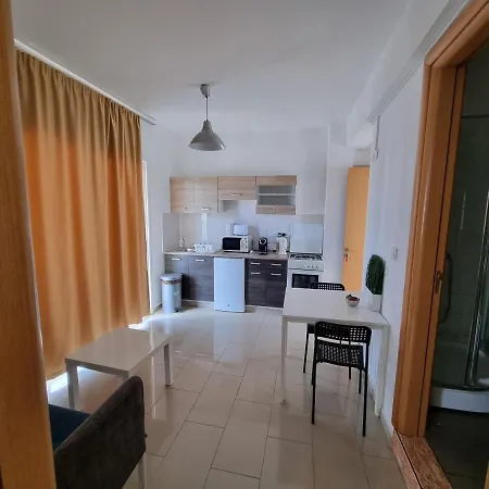 Valentinos Apartament *