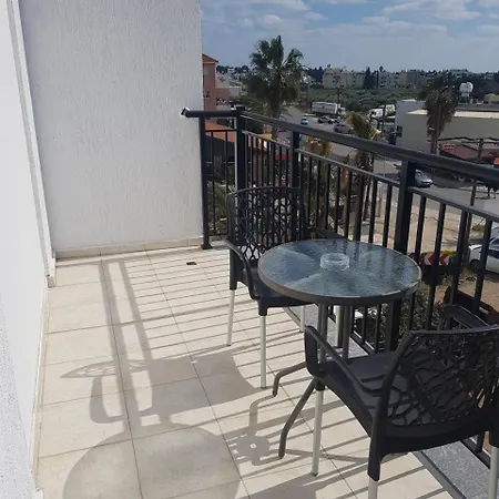 ヴァレンティーノズ アパート *